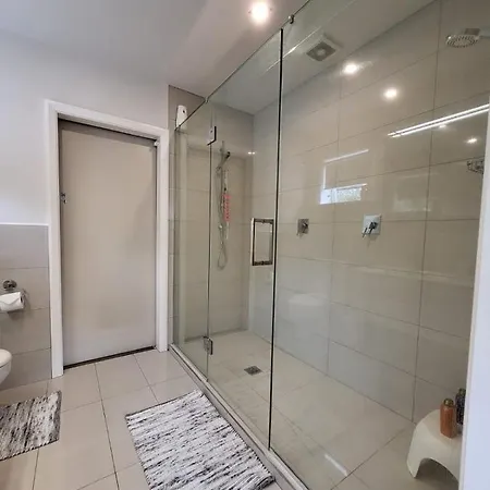 The Perfect Getaway For Two In A Large Suite Whanganui Exterior photo
