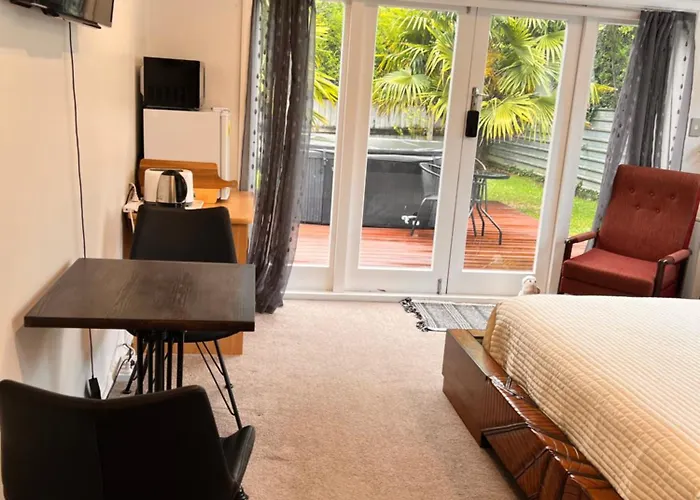 The Perfect Getaway For Two In A Large Suite