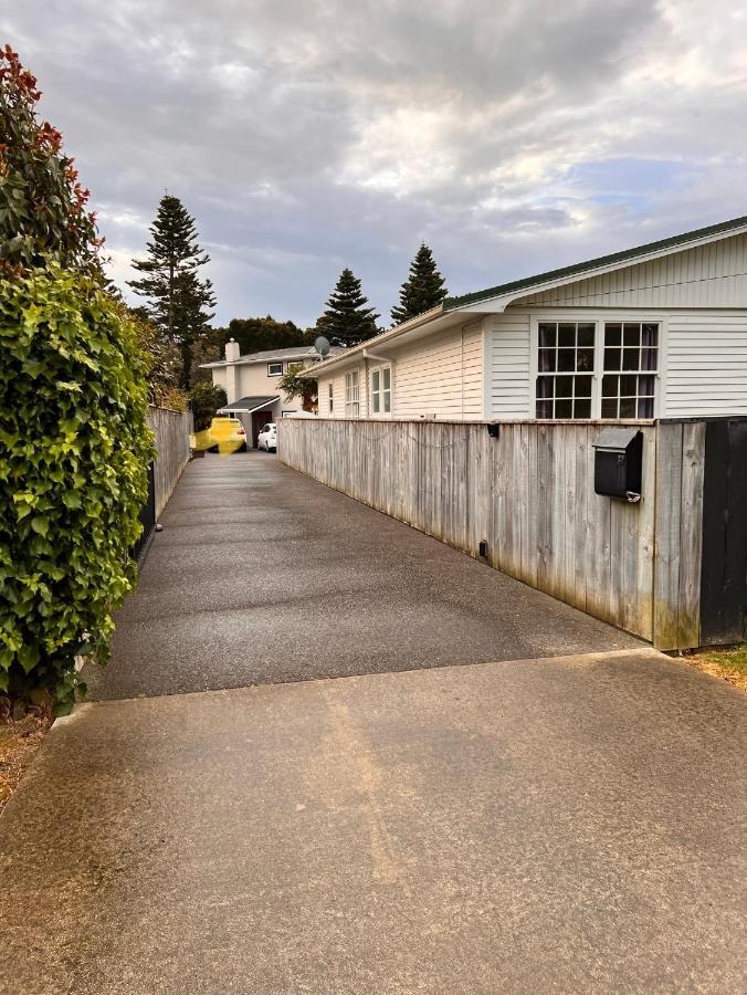 The Perfect Getaway For Two In A Large Whanganui